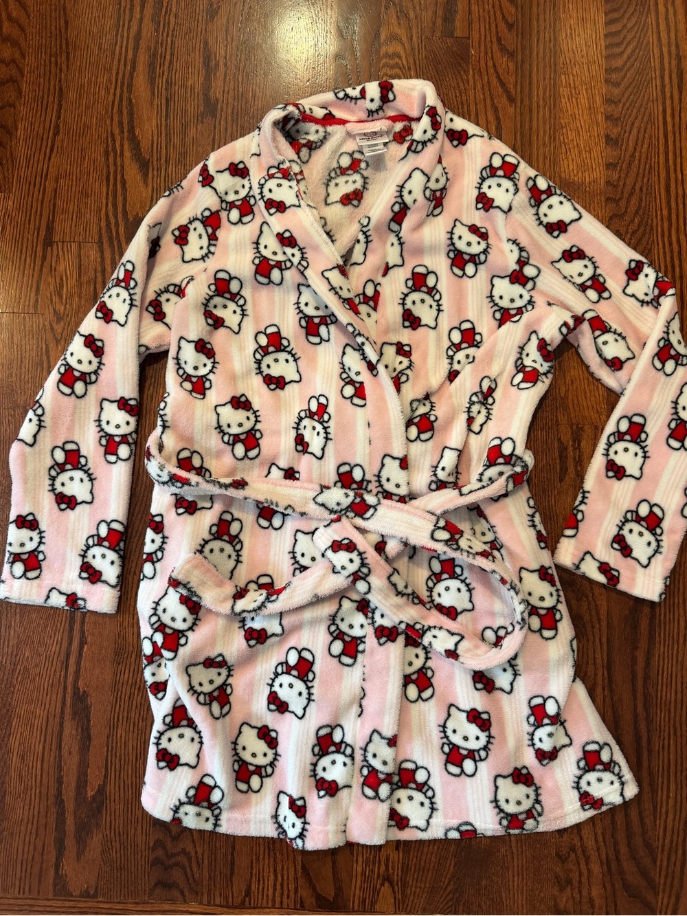 HELLO KITTY Sanrio Youth Robe Size Large 10/12